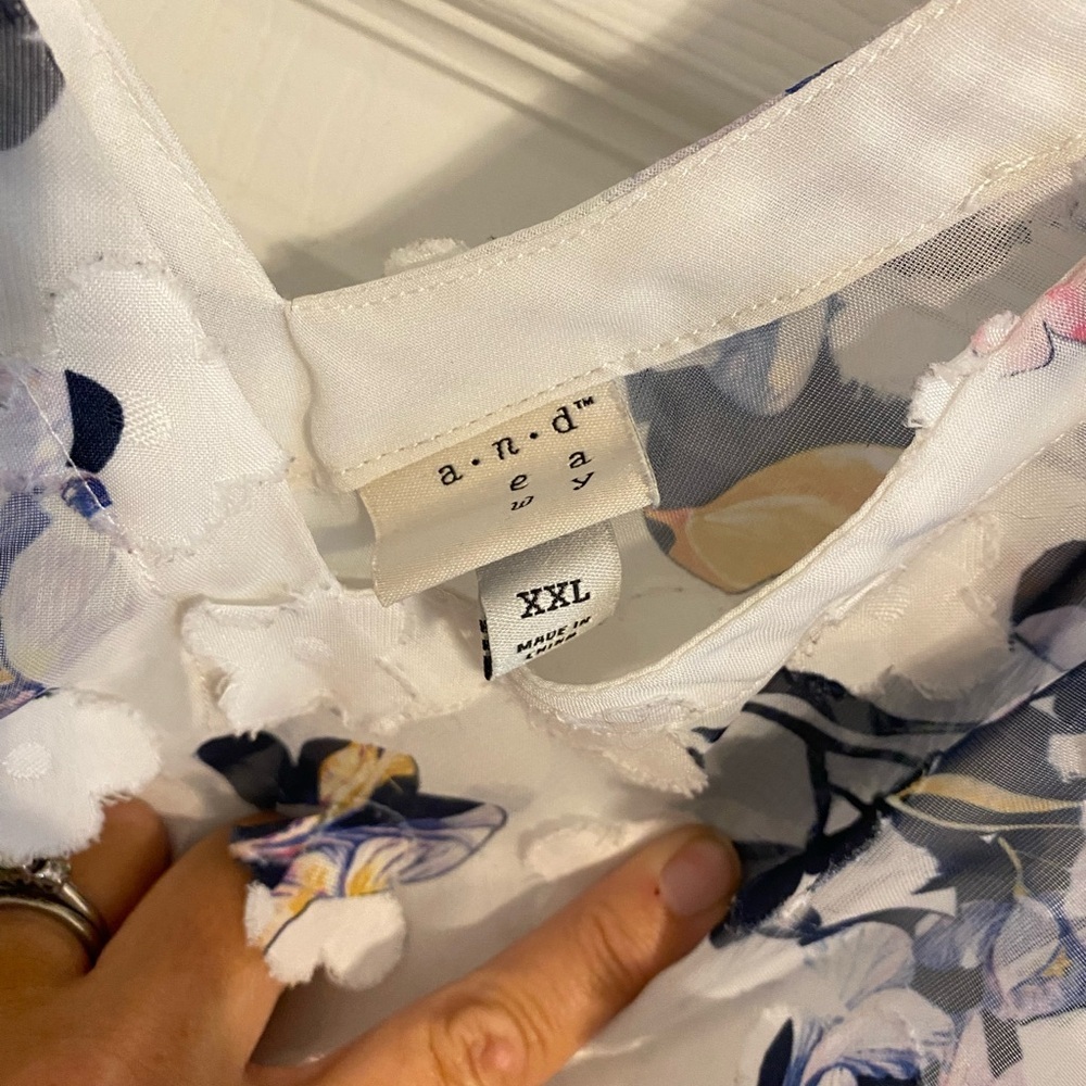 A New Day Sheer Flower Tank - Picture 2 of 5